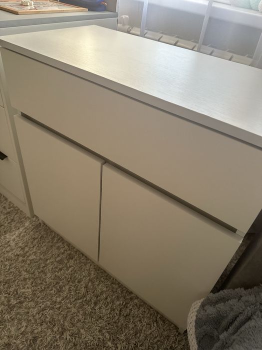 Продам Белый Комод