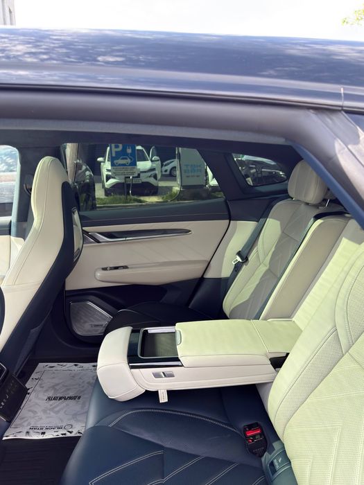 Zeekr 001 2023 — 5