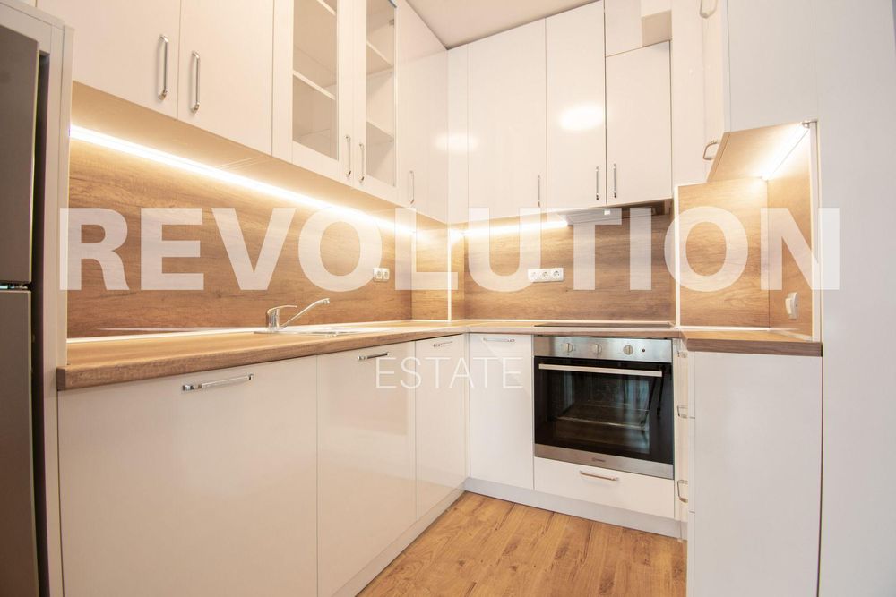 Двустаен апартамент в ж.к. Банишора.