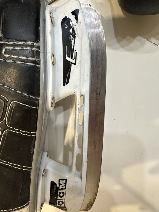 Продам коньки хоккейные