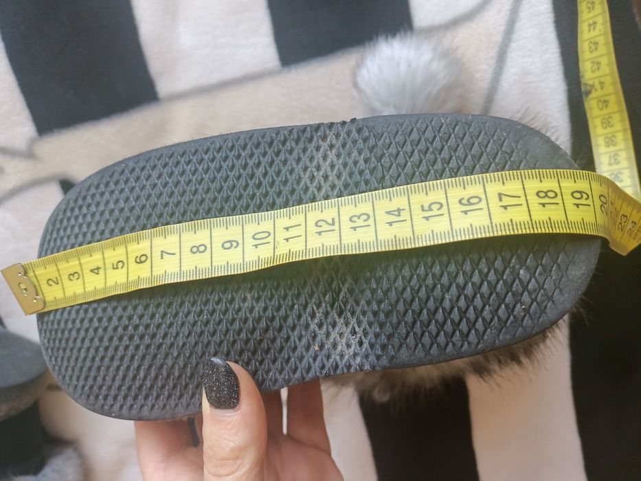 Продам угги на девочку