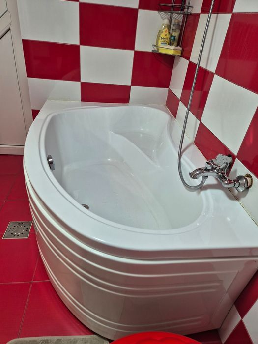 Cabină de duș  pe colț