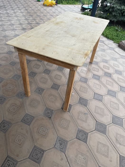 Стол деревянный