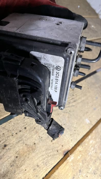 2 броя Abs VW Passat B6 1.9 TDI