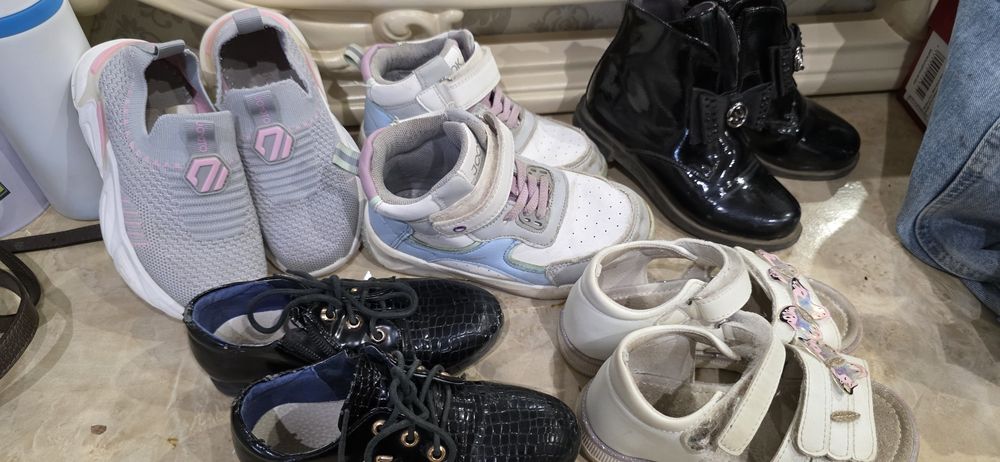 Обувь для девочек.
