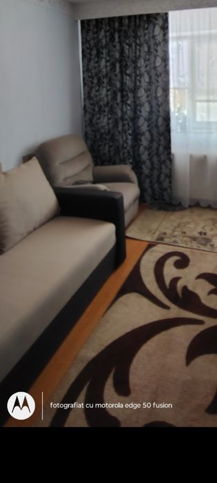 Vând apartament 3 camere 60 mp