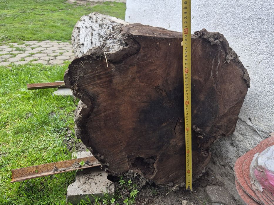 Vând lemn de nuc calitate superioară