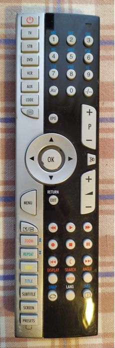 Телевизор с DVD плейър и оригинално дистанционно