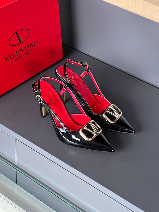 Pantofi Valentino noi !!! Marimi 36/40 !!!