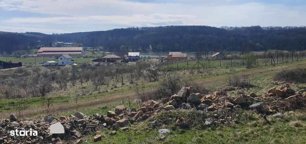 Herneacova-Loc de casa-vedere la lac- 750/1170mp