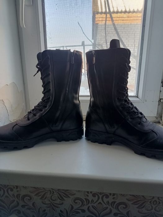 Продается мужская обувь размер