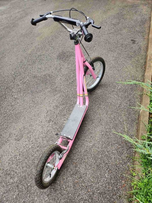 Тротинетка с надуваеми гуми