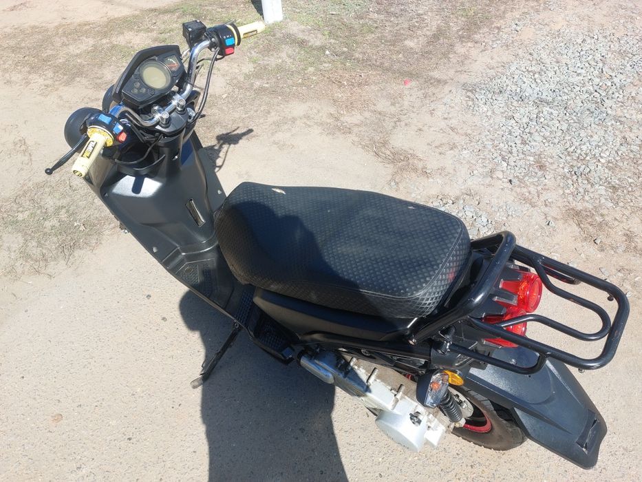 Скутер в хорошем состоянии.