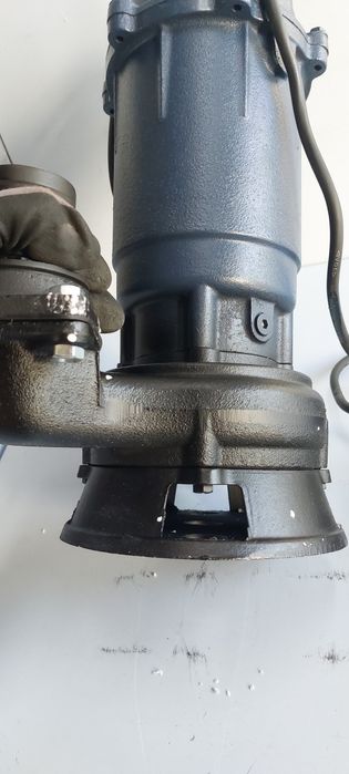 Дренажна помпа за мръсна вода. Потапяща помпа за прочистване на ями.