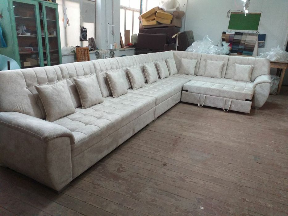 Мягкая мебель на заказ диваны кресло уголки стулья пуфик и так далее.