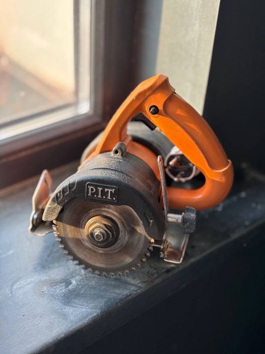 Продам пилу, пчёлку в идеале,срочно