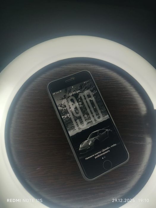 Продам или обменяю айфон се 2