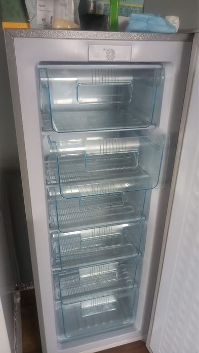 Продам морозильник