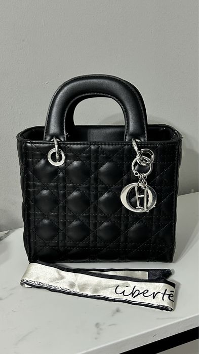 Dior сумка продаётся