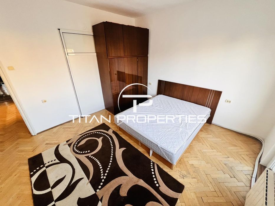 Дава се под наем Тристаен апартамент в Бургас, Център - 96 кв.м за 357 € - Снимка #1