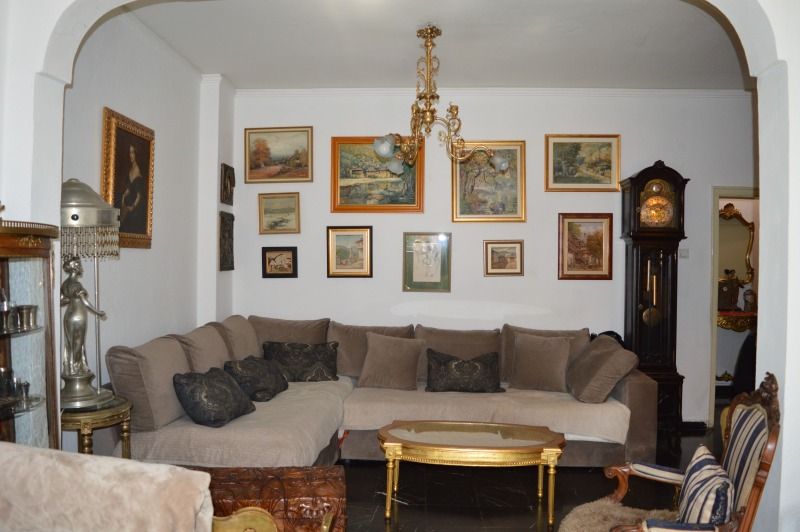 Продава се Тристаен апартамент в София, Център - 100 кв.м за 4300 €/кв.м - Снимка #1