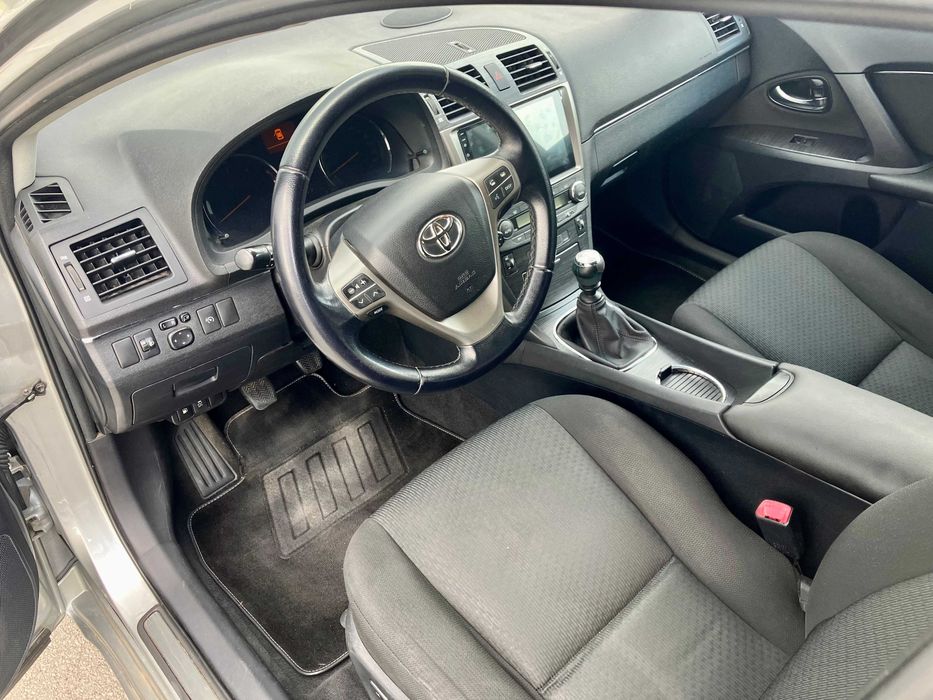 Toyota Avensis 2011 2.2 D4D 150 кс