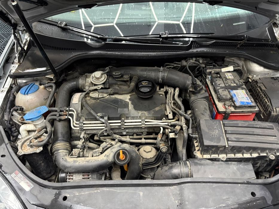 Vând VW Golf 5 1.9