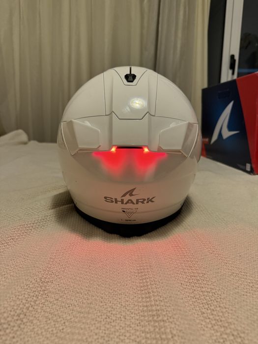 КАТО НОВА! Shark Skwal i3 с активни LED светлини - Размер L