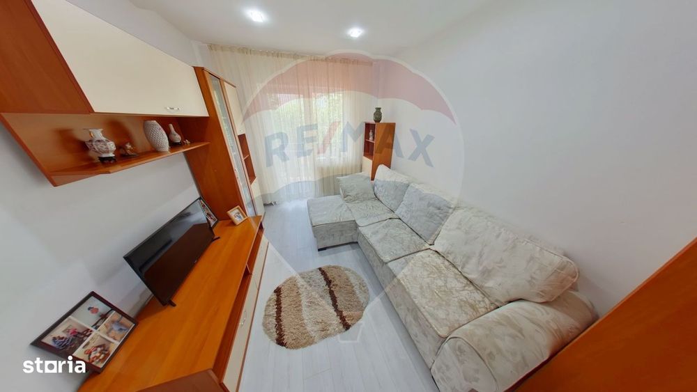 Apartament cu 3 camere de vânzare