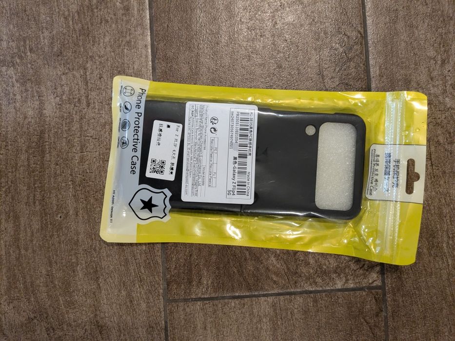 Folie de ecran și huse pentru Galaxy Z Flip 4