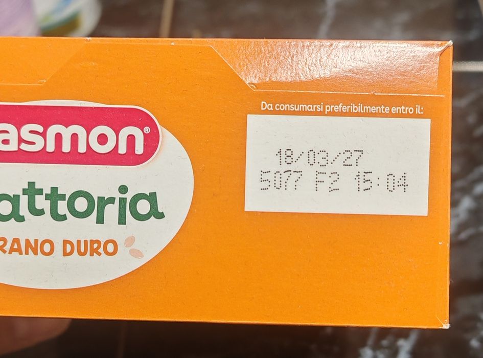 Plasmon пюрета, мляко, книги