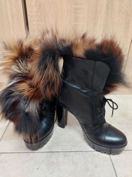Дамски боти естествена кожа и косъм само за 35лв