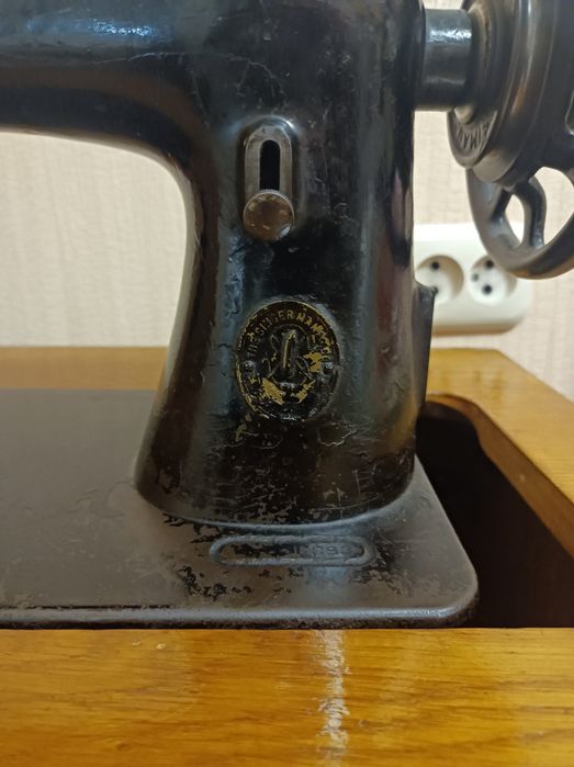 Швейная машинка Зингер