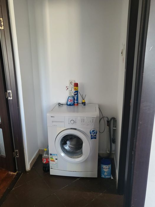 INCHIRIEZ apartament  cu doua camere