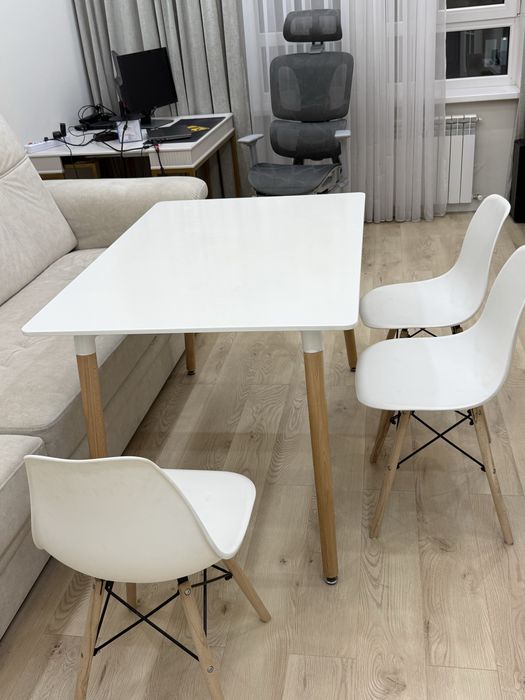 Обеденный стол Eames 120х80 + 4 белых стула, комплект