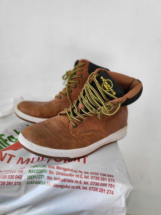 Ghete de iarna cu blanita alba , Si adidasi VANS .Tissot nou