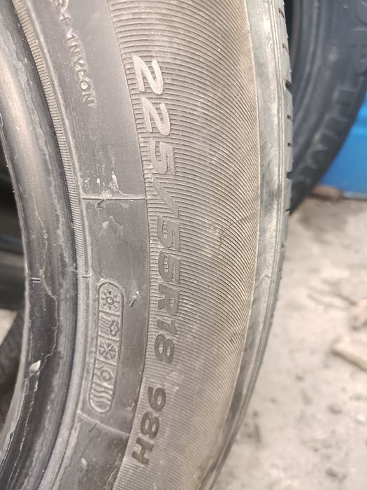 Шины комплект  бу за 25000