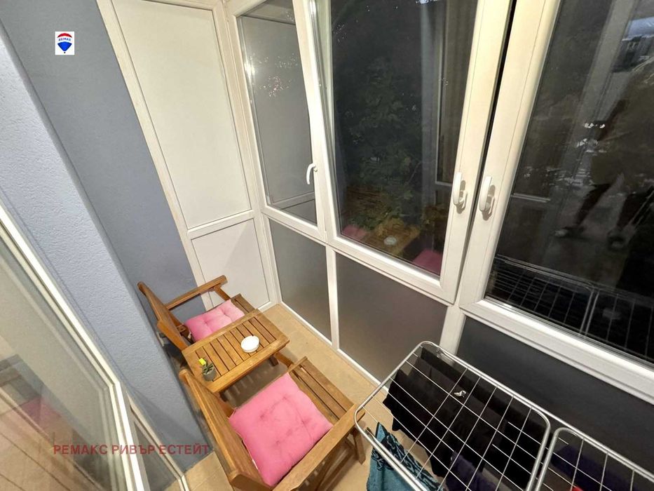 Двустаен апартамент в кв. Родина 1