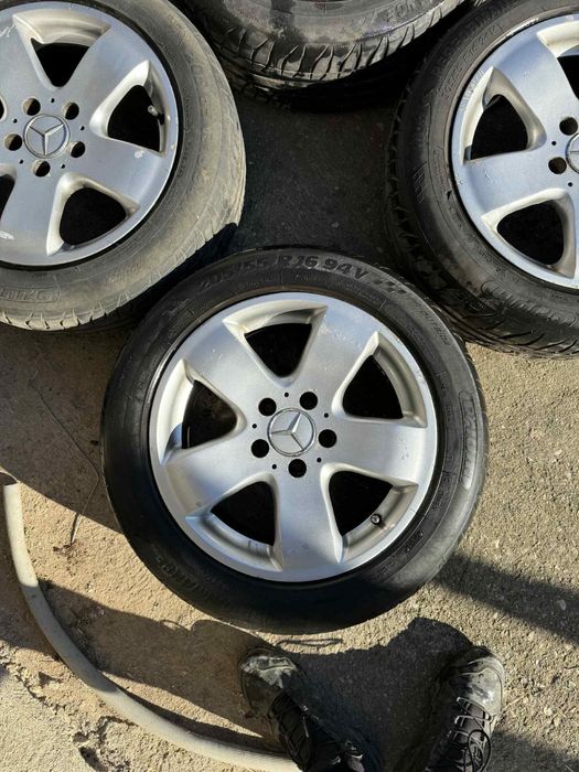 Продавам лети джанти с гуми за мерцедес w203