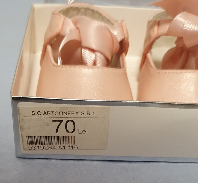 Papucei bebe botez roz pudra