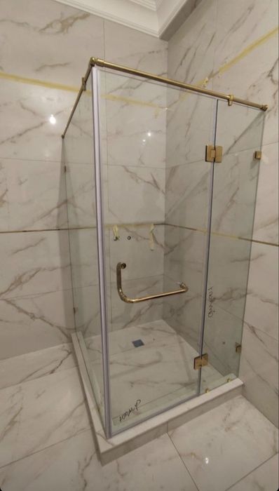 Душевая кабина из закалённого стекла