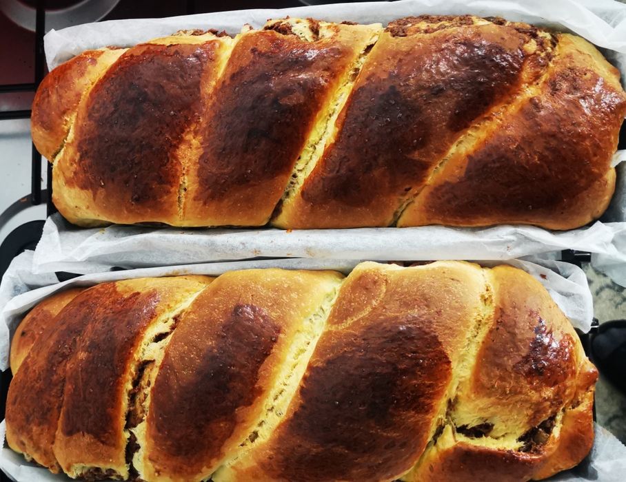 Cozonaci proaspeți.