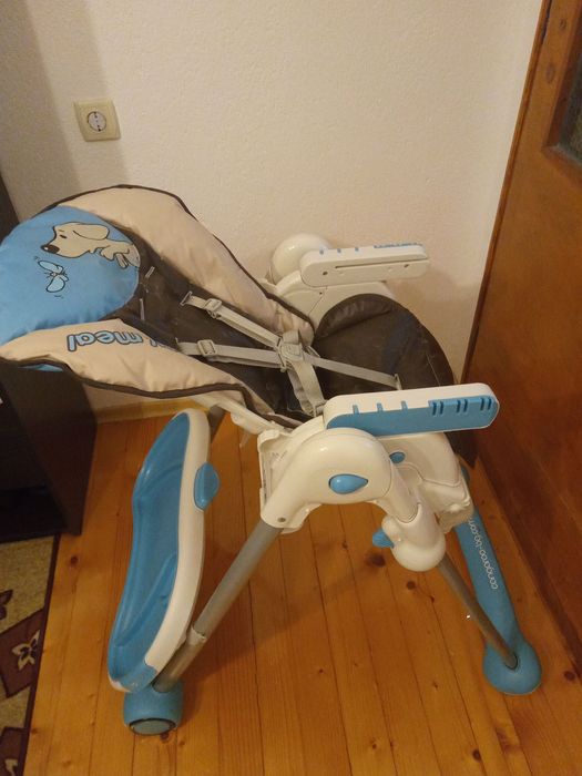 Детско столче за хранене.