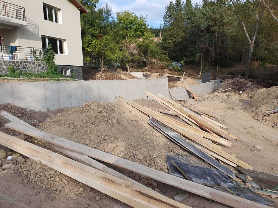 изграждане на огради,подпорни стени и вертикални планировки