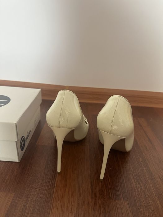 Белые туфли