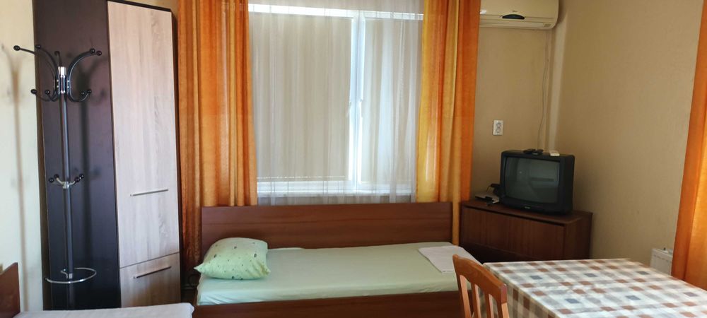 отдавам етаж от къща под наем и отделни стаи