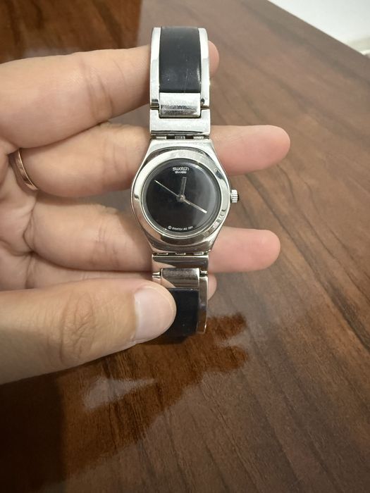Swatch soat sotiladi jenskiy