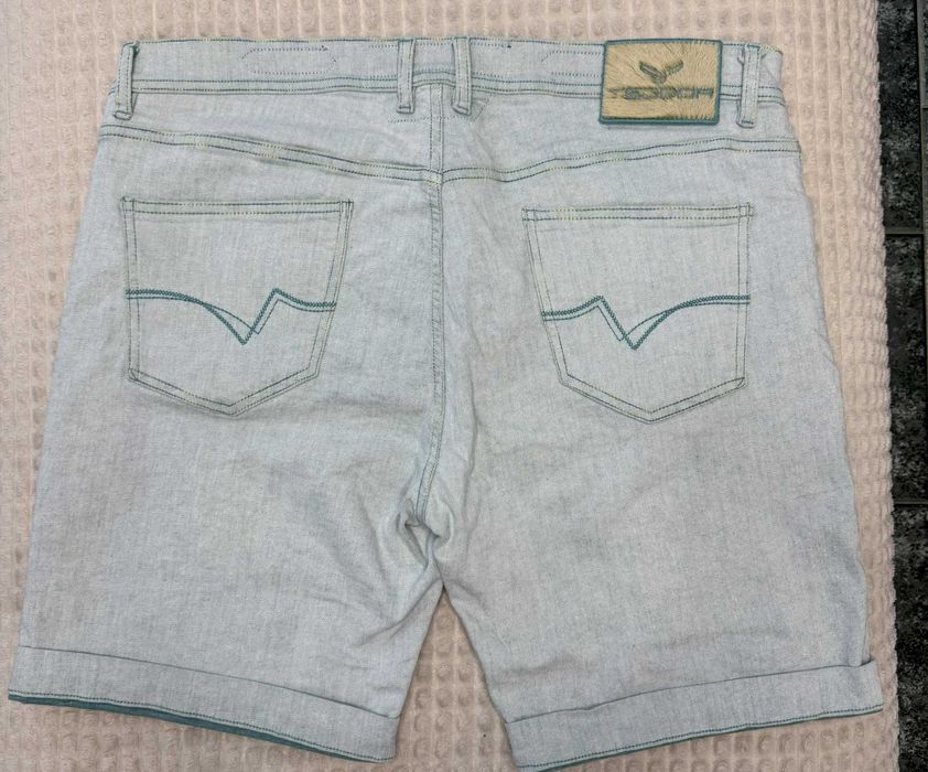 Къс панталон TEODOR