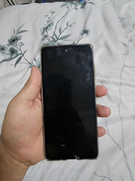 Samsung S20 FE holati yaxshi