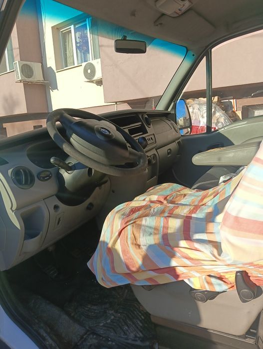 Продавам Опел Мовано